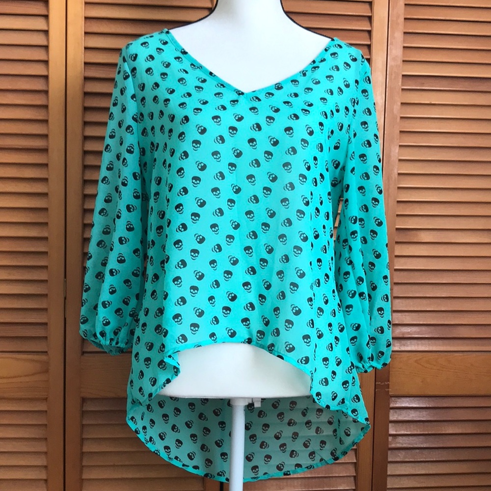 Skull blouse 💀